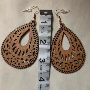 New Lightweight wooden teardrop earrings